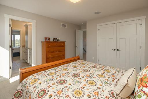 41-web-or-mls-57-Bedroom 2.jpg