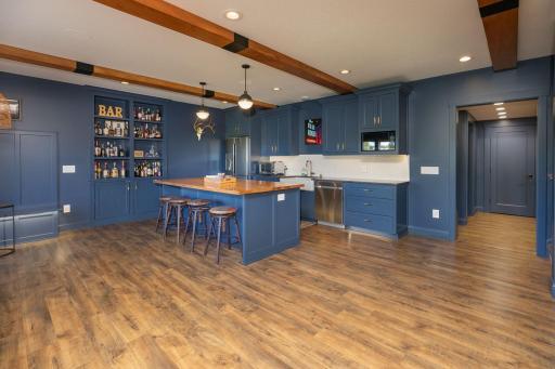 60-web-or-mls-70-Family Room.jpg