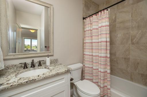 28-web-or-mls-45-Bathroom.jpg