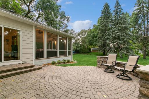 Paver patio for entertaining, relaxing or grilling