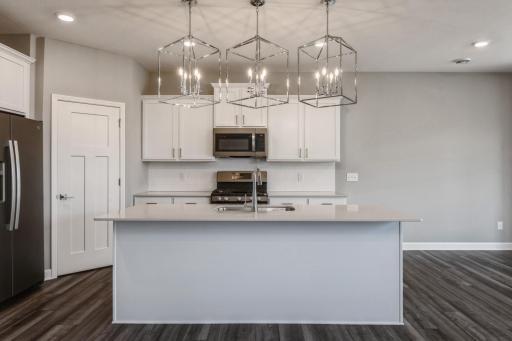 Just imagine preparing a wonderful meal or dinner in this kitchen or entertaining friend and family over the weekend!