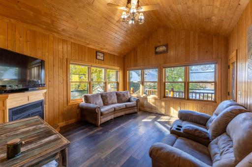 21693 MISHAWAKA RD, Grand Rapids, MN 55744