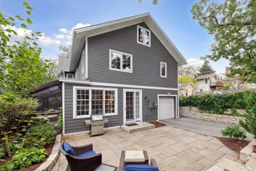 2412 W 24th Street, Minneapolis, MN 55405