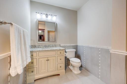5500 Halifax Lane, Edina, MN 55424