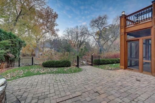5500 Halifax Lane, Edina, MN 55424