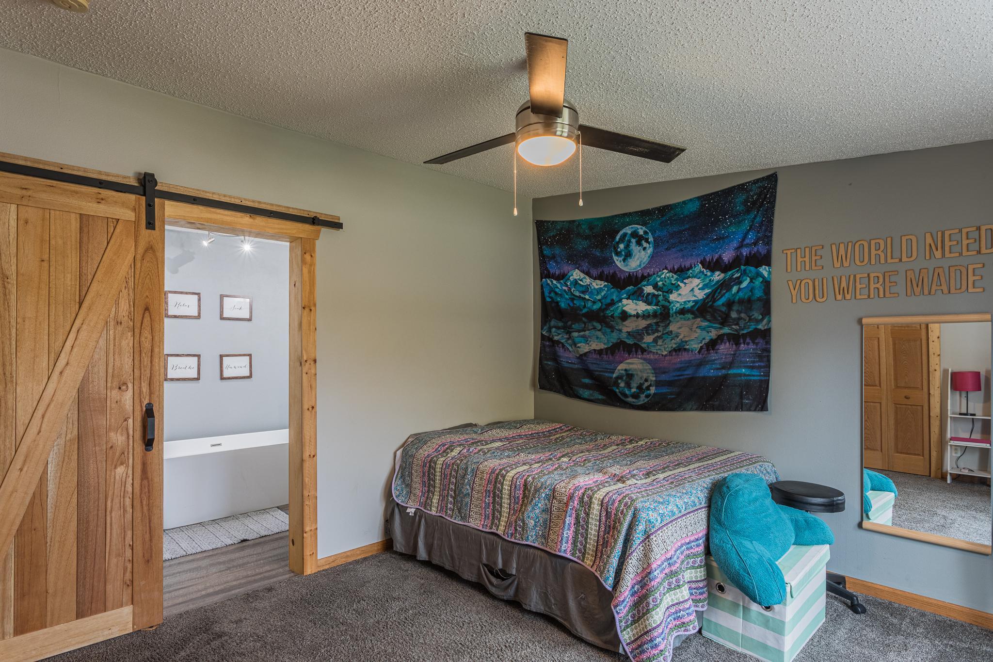 416_Ridge_Crest_Dr-29.jpg