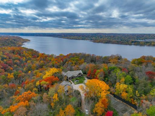 227 Cedar Drive W, Hudson, WI 54016