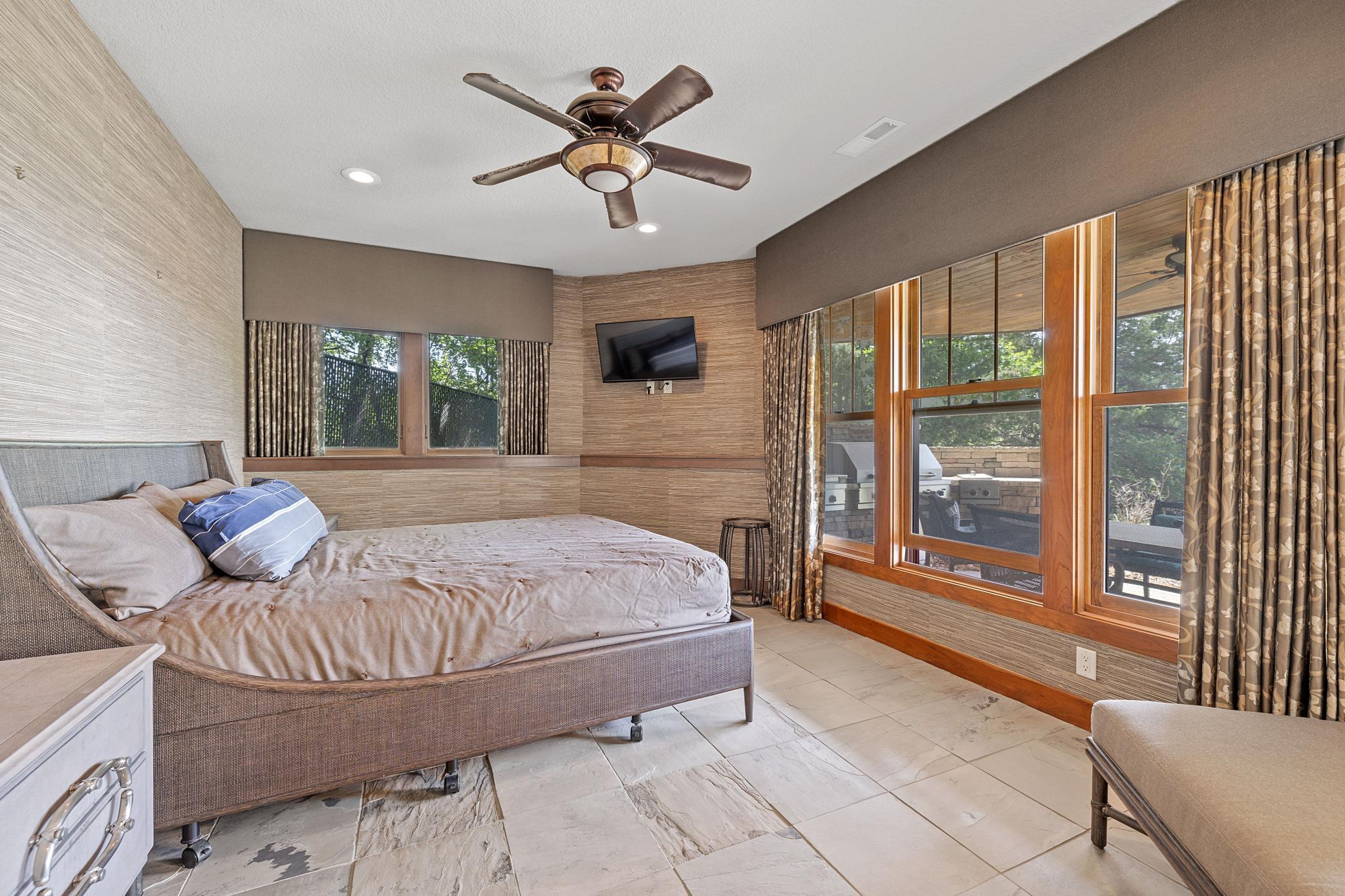 227 Cedar Dr (28).jpg