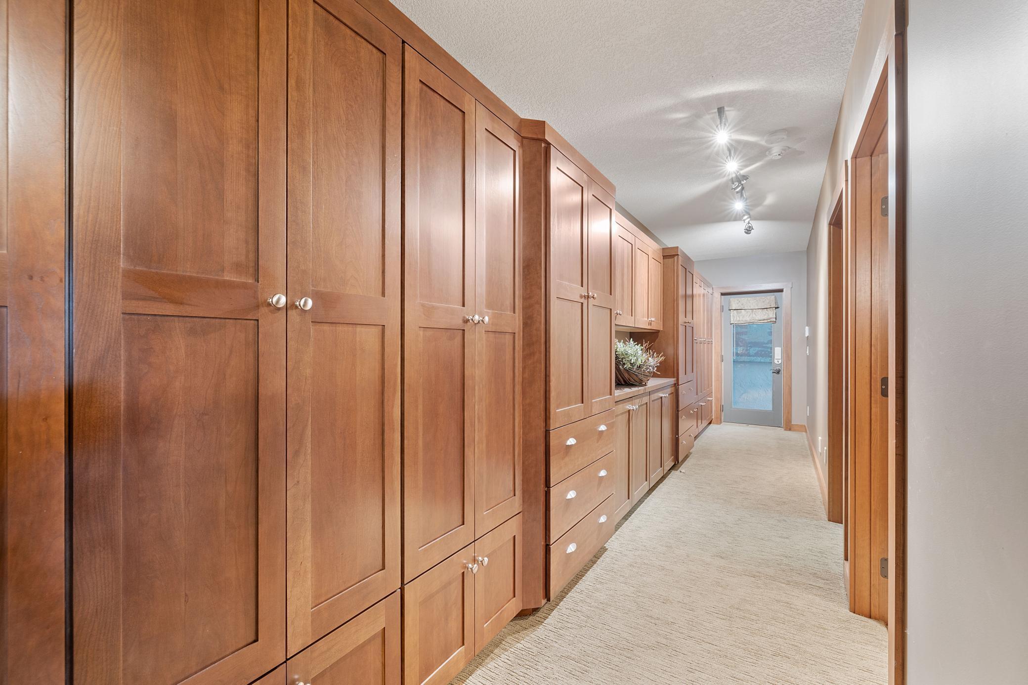 227 Cedar Dr (20).jpg