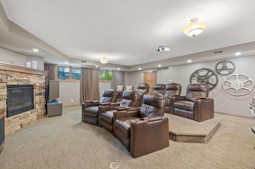 227 Cedar Drive W, Hudson, WI 54016