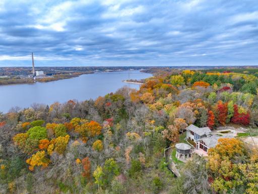 227 Cedar Drive W, Hudson, WI 54016