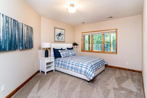 8521 Tigua Lane, Chanhassen, MN 55317