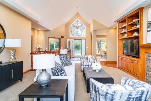 8521 Tigua Lane, Chanhassen, MN 55317