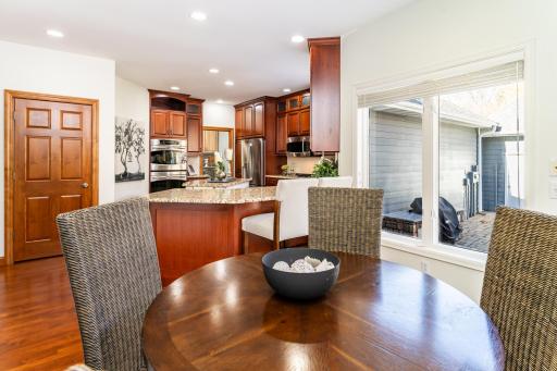 8521 Tigua Lane, Chanhassen, MN 55317