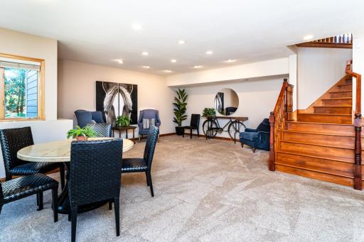 8521 Tigua Lane, Chanhassen, MN 55317