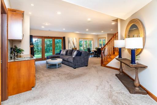 8521 Tigua Lane, Chanhassen, MN 55317