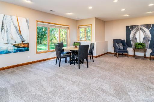 8521 Tigua Lane, Chanhassen, MN 55317