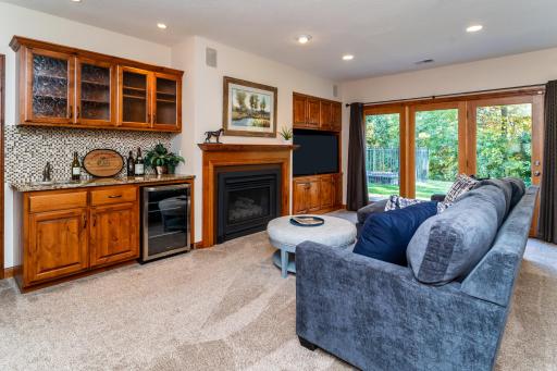 8521 Tigua Lane, Chanhassen, MN 55317