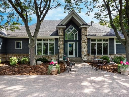 8521 Tigua Lane, Chanhassen, MN 55317