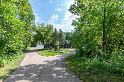 8521 Tigua Lane, Chanhassen, MN 55317