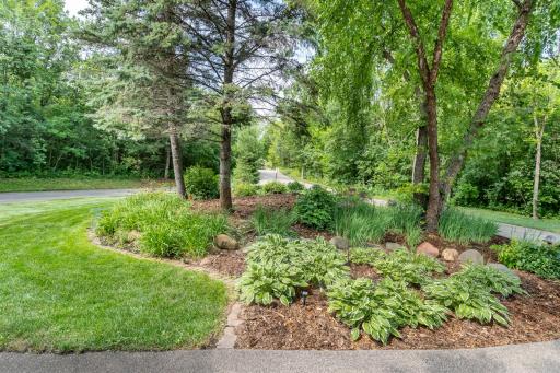 8521 Tigua Lane, Chanhassen, MN 55317