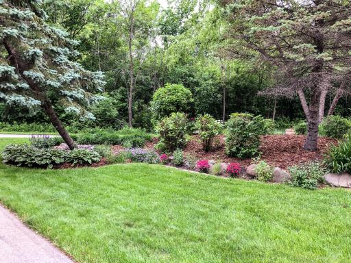 8521 Tigua Lane, Chanhassen, MN 55317