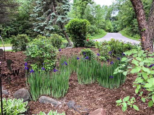 8521 Tigua Lane, Chanhassen, MN 55317