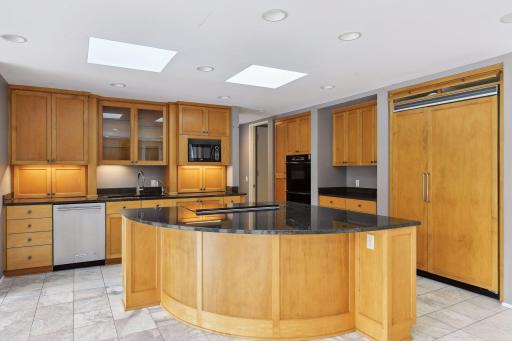 430 Peavey Lane, Wayzata, MN 55391