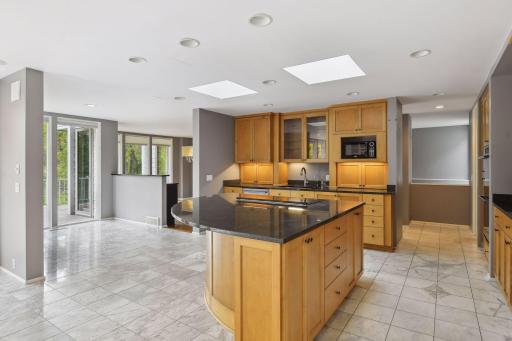 430 Peavey Lane, Wayzata, MN 55391