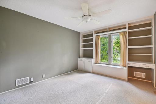 430 Peavey Lane, Wayzata, MN 55391