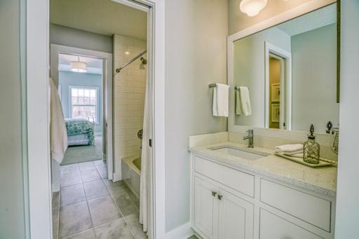 10401 56th Place N, Lake Elmo, MN 55042