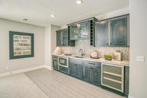 10401 56th Place N, Lake Elmo, MN 55042