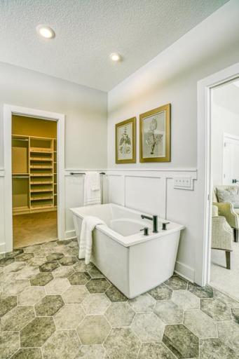 10401 56th Place N, Lake Elmo, MN 55042