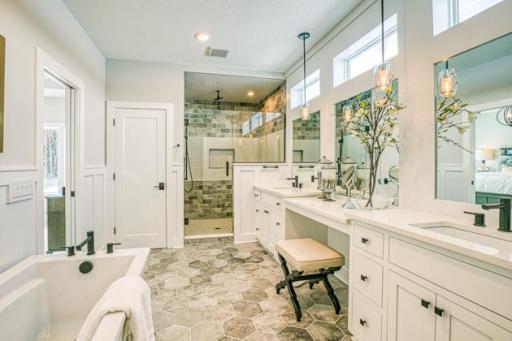 10401 56th Place N, Lake Elmo, MN 55042
