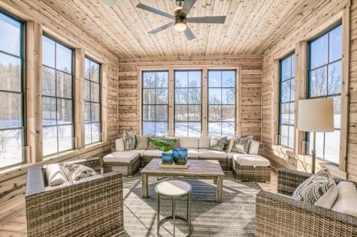 10401 56th Place N, Lake Elmo, MN 55042