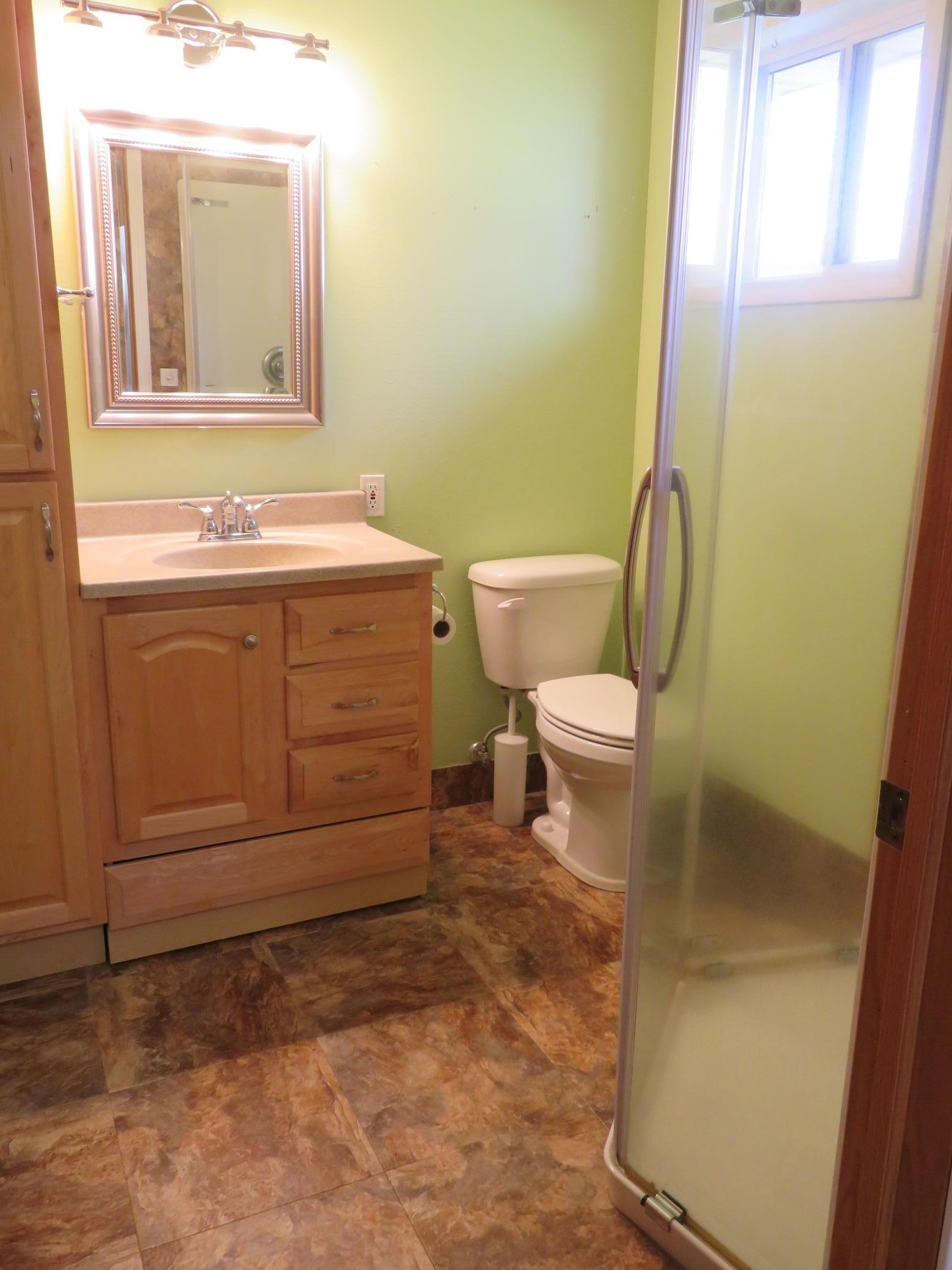 EnSuite Bathroom.JPG