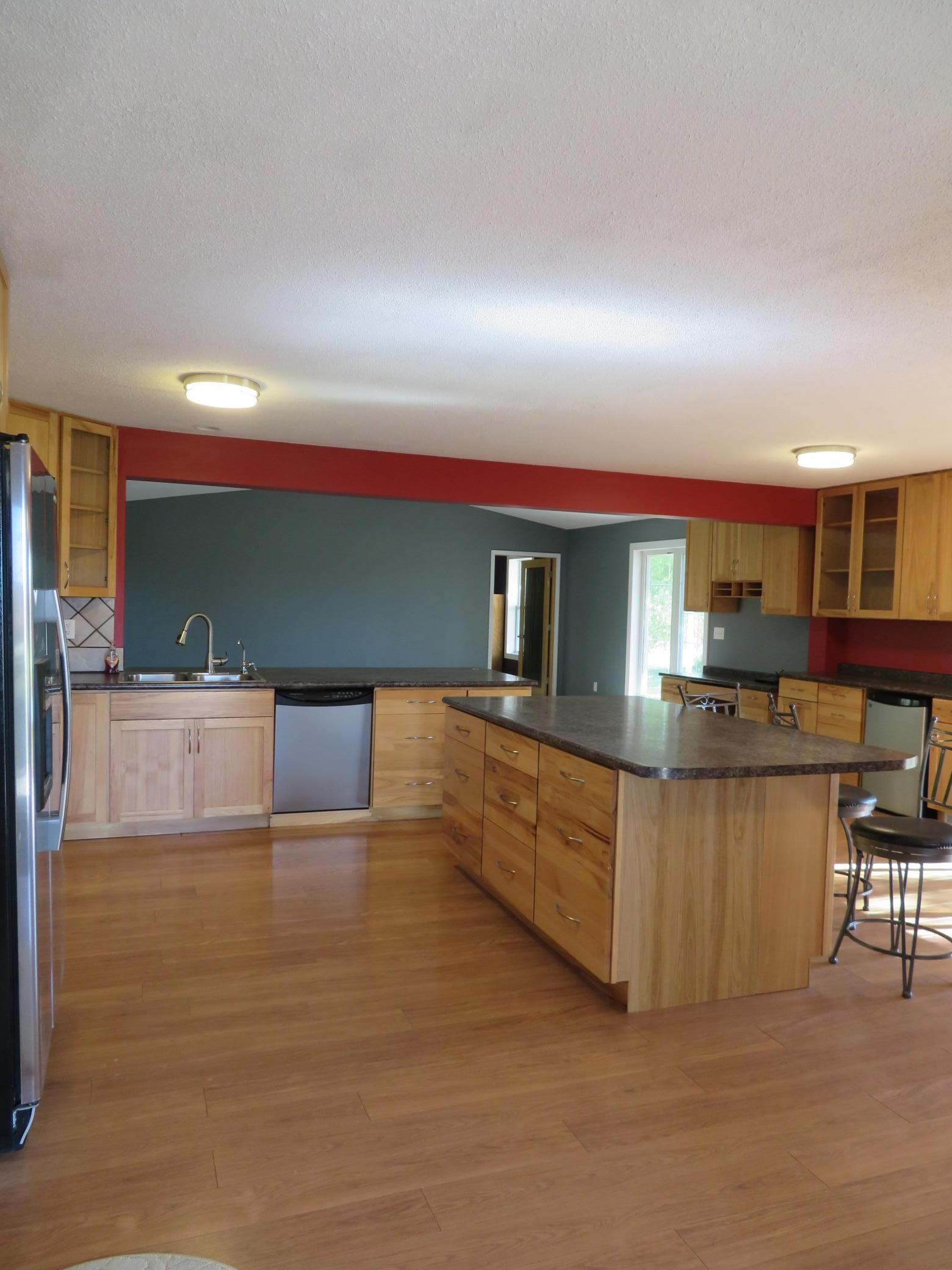 Kitchen Island.JPG