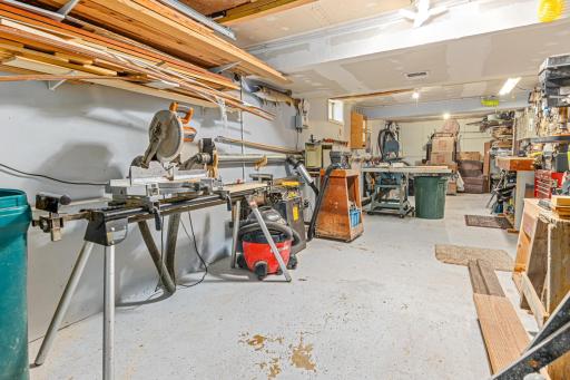 Last but not least, a lower level garage, perfect for a small boat, woodshop, storage, yard toys etc...