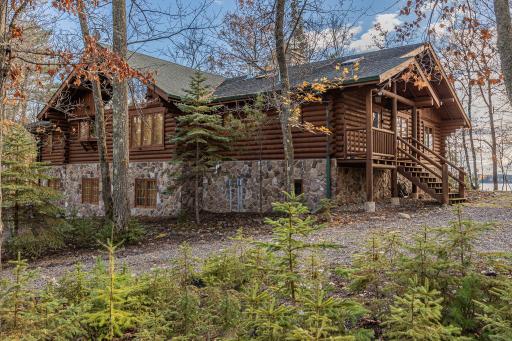 Welcome to this Northwoods Red Pine Log home on the shores of Man Lake.