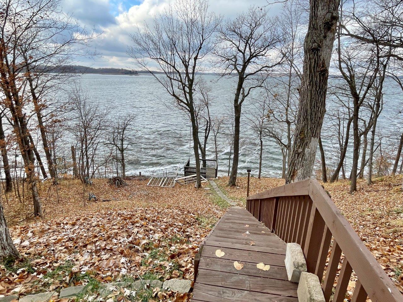 19-Steps to lake (1).jpg