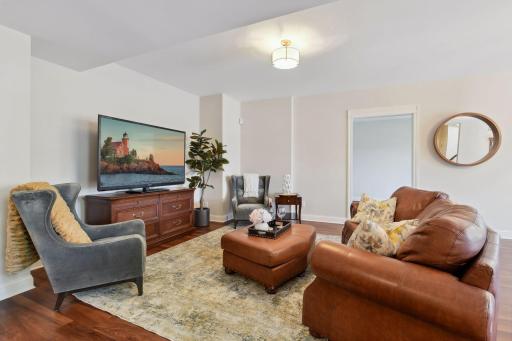 15 Circle W, Edina, MN 55436
