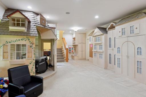 15 Circle W, Edina, MN 55436