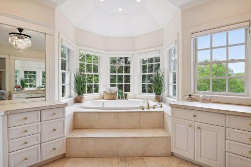 15 Circle W, Edina, MN 55436
