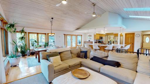2510 Mayfair Avenue, White Bear Lake, MN 55110