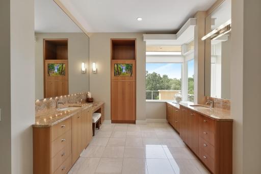 808 Great Oaks Trail, Eagan, MN 55123