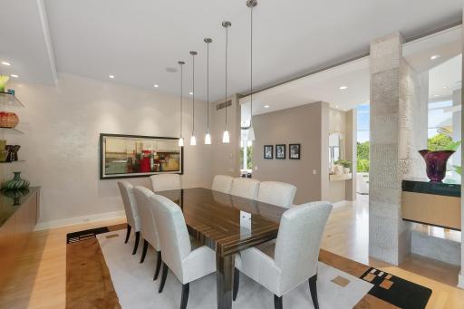 808 Great Oaks Trail, Eagan, MN 55123