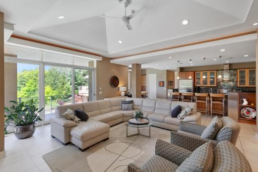808 Great Oaks Trail, Eagan, MN 55123