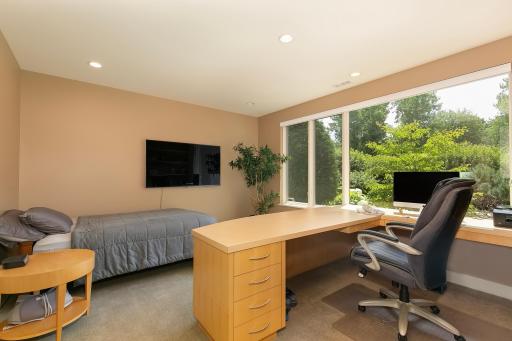 808 Great Oaks Trail, Eagan, MN 55123