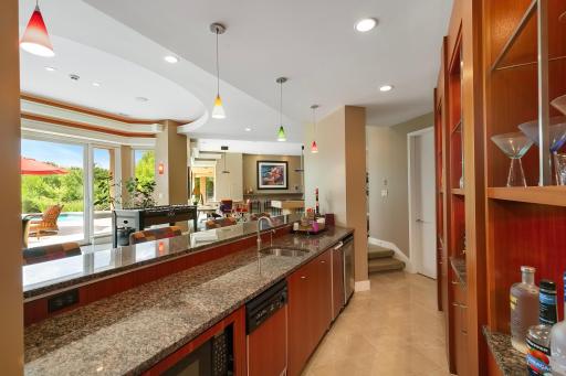 808 Great Oaks Trail, Eagan, MN 55123