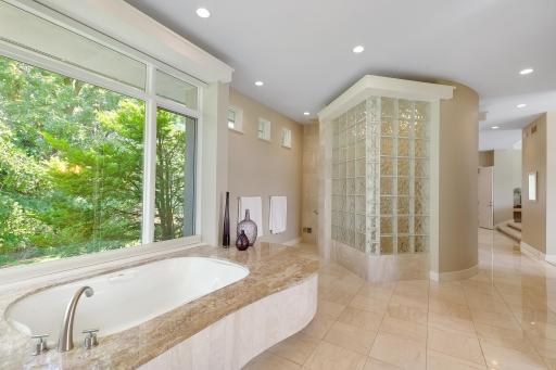 808 Great Oaks Trail, Eagan, MN 55123